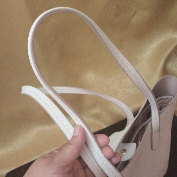 Tommy Bahama handbag - Picture 16 of 16